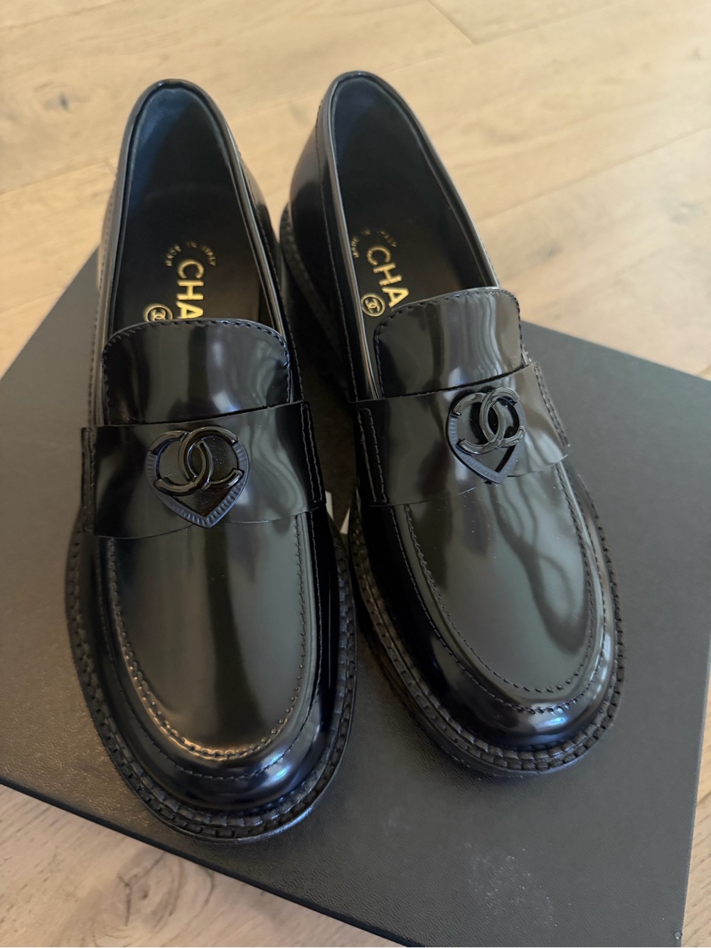 CHANEL Black Patent Leather women’s moccasins with CC Heart Accent